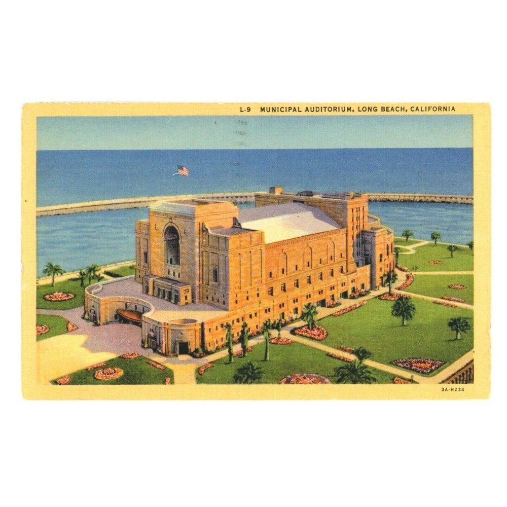 Vintage Postcard Long Beach‎ California Municipal Building USA Posted Stamped